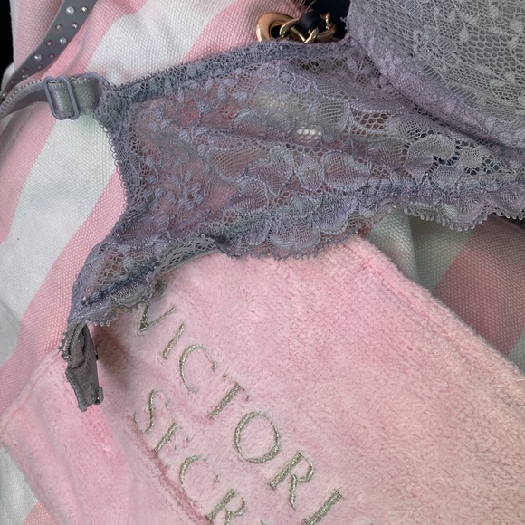 Dream Angels push up bra🤍it’s 34DD in size - Picture 5 of 7